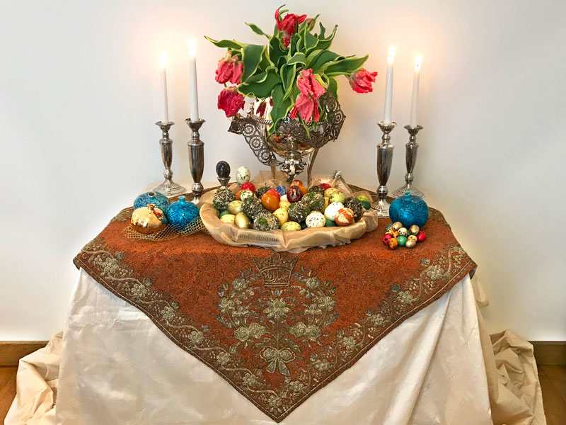 Parrot Tulips &amp; Termeh sofreh