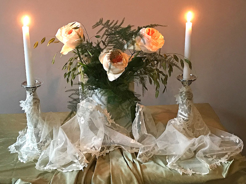 Juliet roses and lace