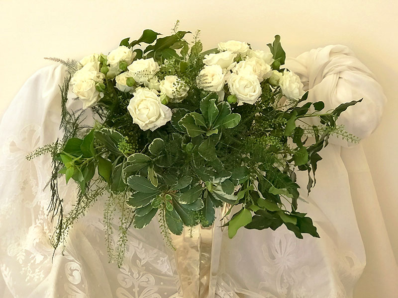 Bridal Flow Roses in Marriage Sofreh