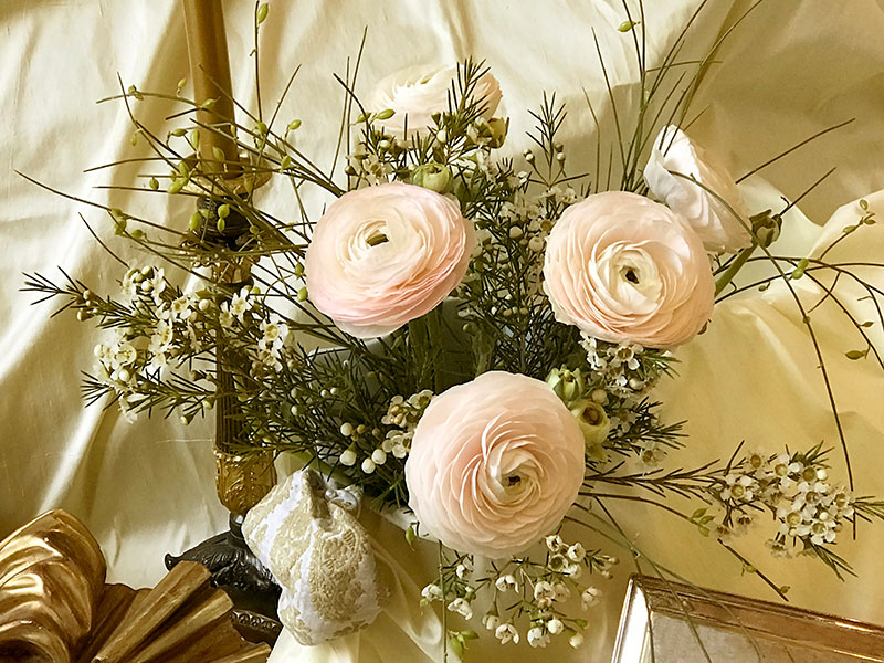 bouquet with Hanoi ranunculus, wax flower, fine foliage