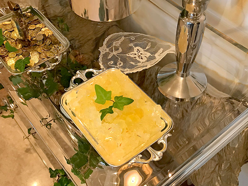 miniature tray with crystal sugar and ivy