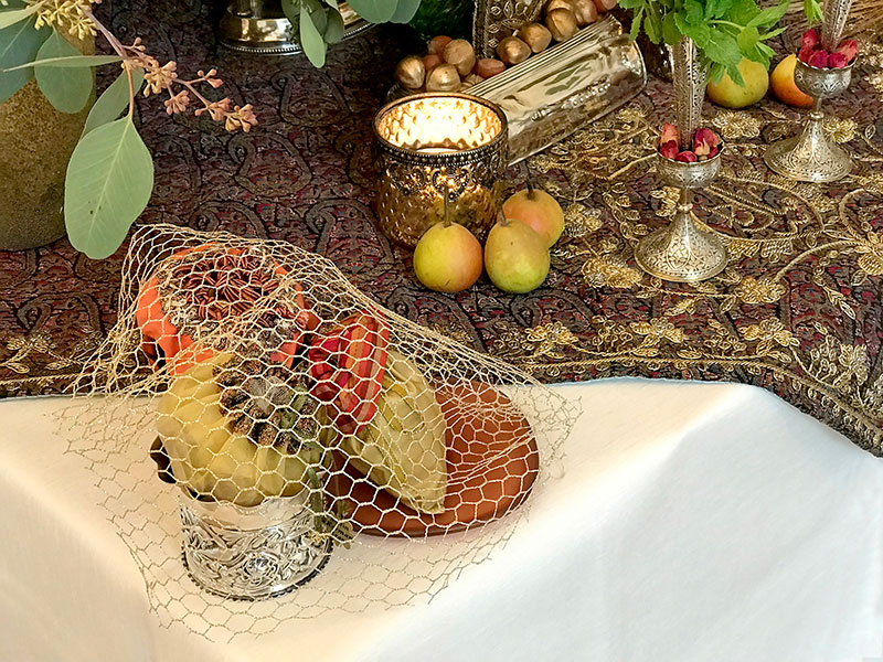 gold open mesh over bonbonnieres